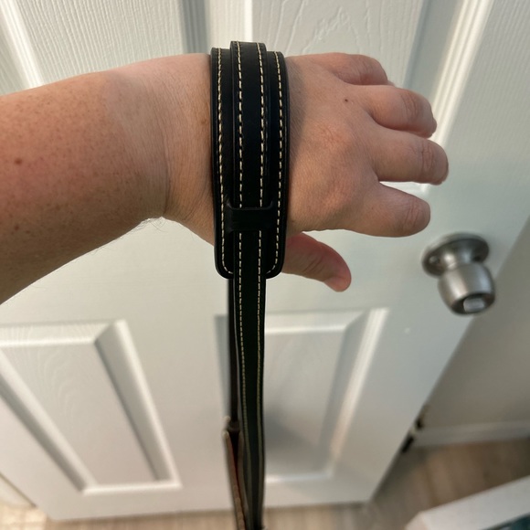 dooney and bourke crossbody - Picture 2 of 7